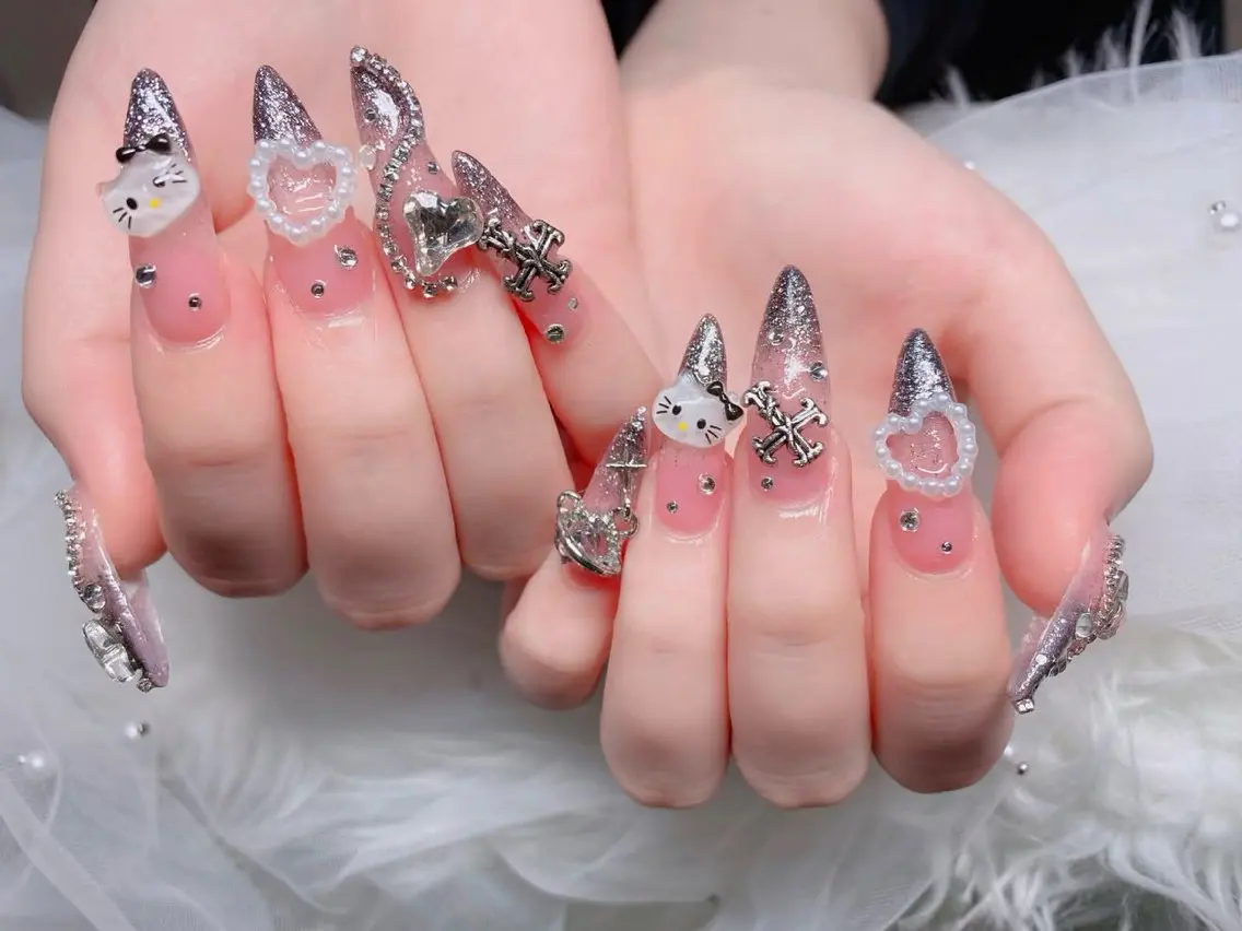 ネイル アートネイル チークネイル フレンチネイル ジェルネイル ガーリー HAPPI NAIL 大国町のネイルデザイン