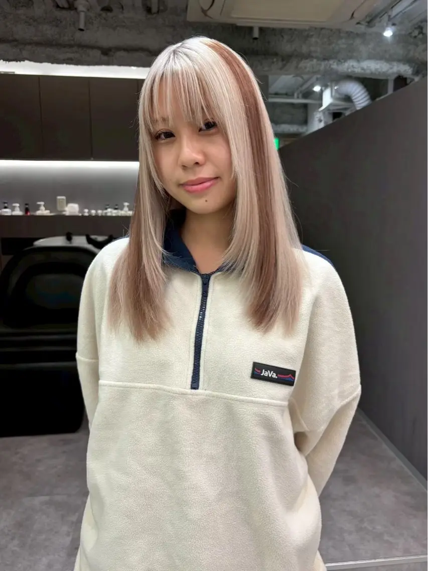 カラー める 名古屋ハイトーンのヘアスタイル