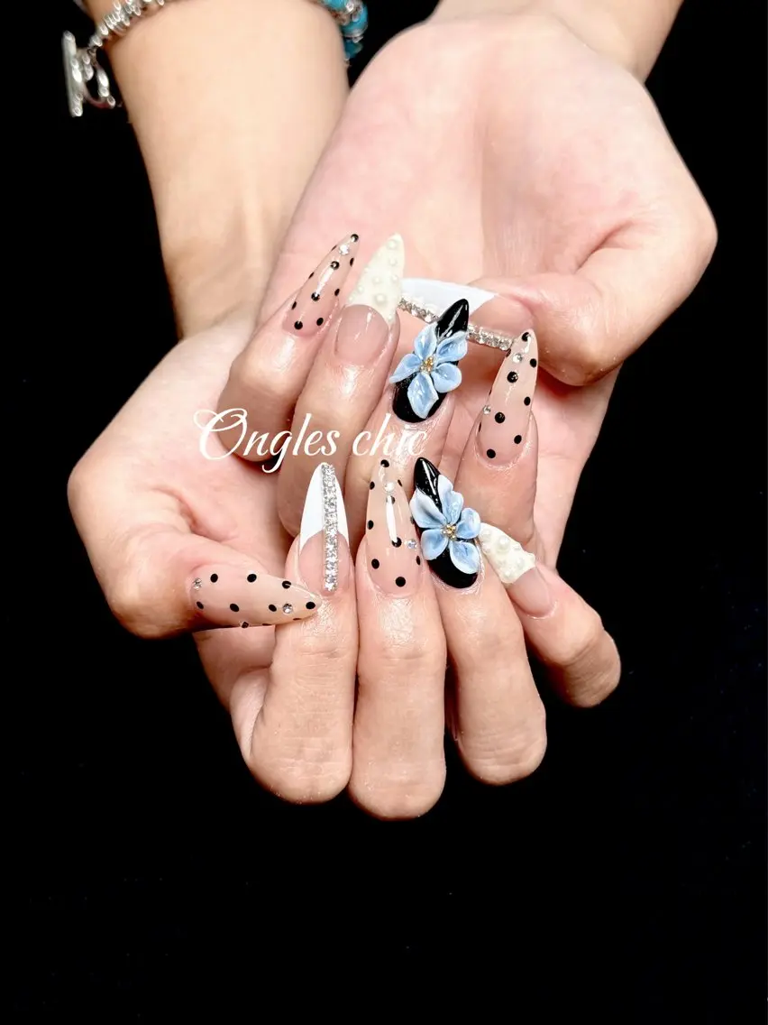 ネイル ハンドネイル ongles chicのネイルデザイン