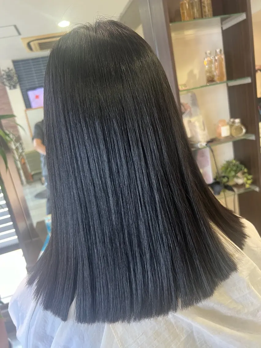 セミロング 縮毛矯正 トリートメント 【南草津】髪質改善 ヘナカラー&縮毛矯正のヘアスタイル