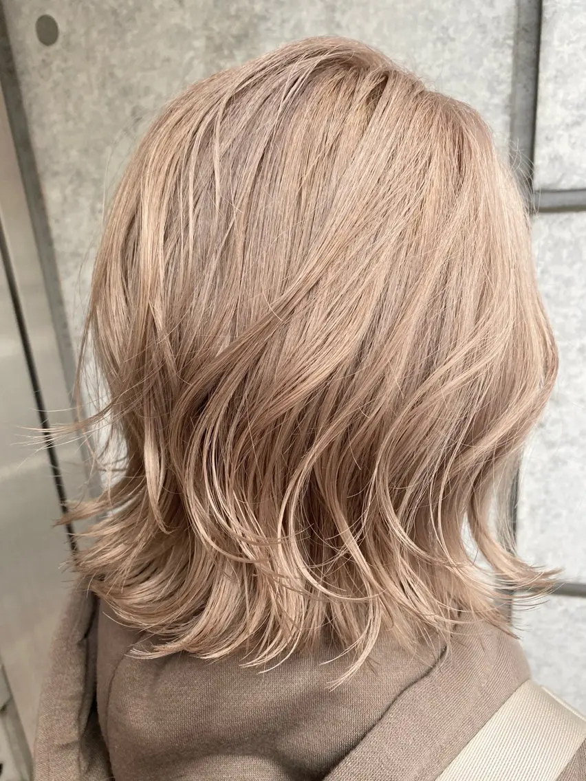 ショート カラー パーマ ヘアアレンジ ベージュカラー ミルクティーベージュ ヘアカラー トリートメント 👑指名率No.1 👑坂口飛翔のヘアスタイル