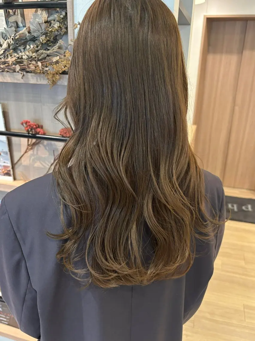 セミロング モテ髪‎🫧赤み消し カラー表参道きょうこのヘアスタイル