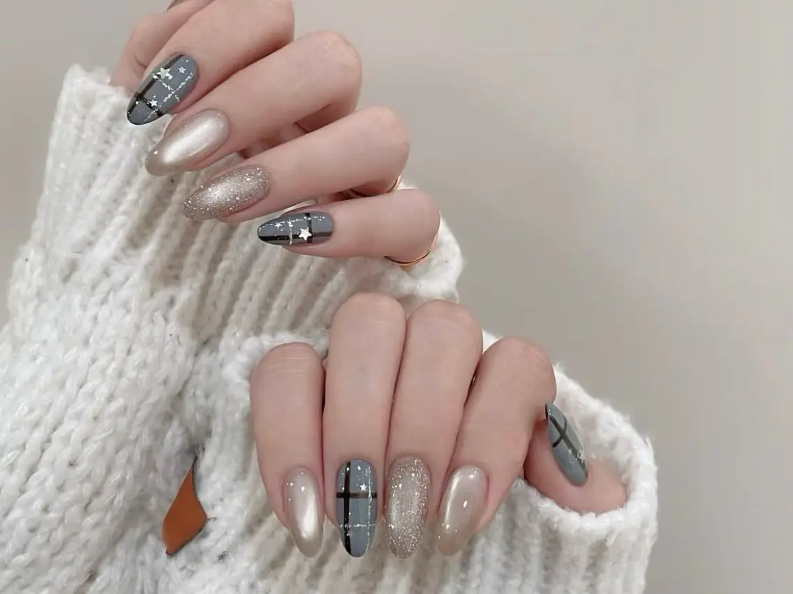 メンズ ネイル メンズ韓国風 クリスマス ブラウン 長さ出し フットネイル ハンドネイル ハンドケア NEW NAIL 池袋🔥🧲のネイルデザイン
