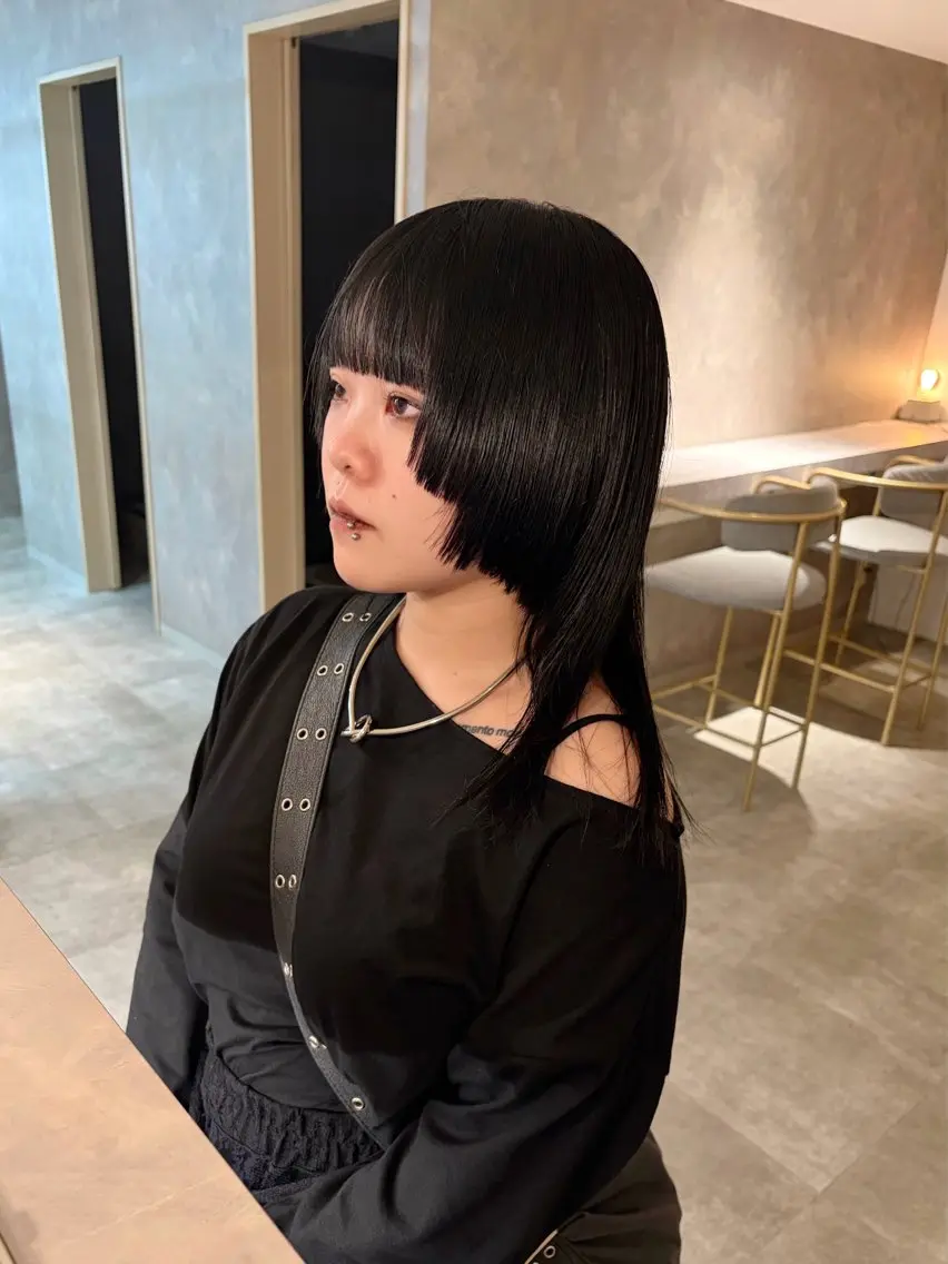ミディアム 顔周りカット カット ☁️ハイトーン¦ ウルフ¦Shioriのヘアスタイル