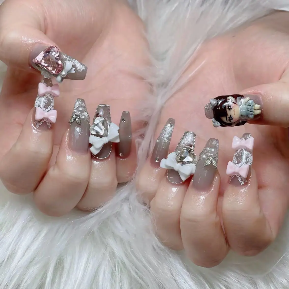 ネイル チークネイル フレンチネイル グラデーション キラキラネイル 韓国ネイル HIKARIHANA NAILのネイルデザイン
