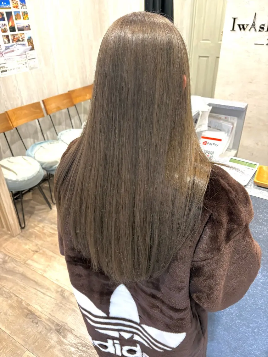 ロング カラー アッシュ ベージュカラー ハイトーンカラー カット ヘアカラー トリートメント 🤍2nd🤍田所 美希のヘアスタイル