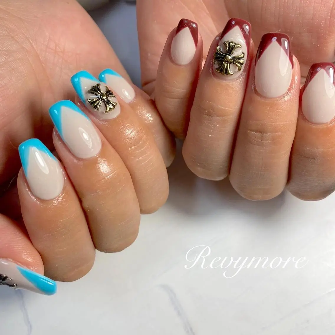 ショート ネイル 韓国風ヘア フレンチネイル ジェルネイル キラキラネイル 韓国ネイル nail salon Revymoreのネイルデザイン