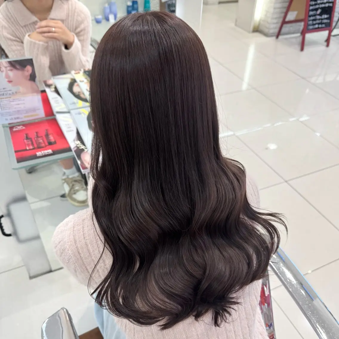 ロング カラー ヘアカラー トリートメント 岩戸優奈 盛れる 顔周り/透明感カラーのヘアスタイル
