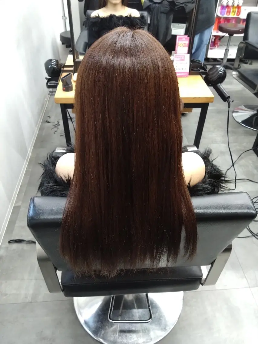 セミロング 顔周りカットレイヤー 髪質改善 くまーのヘアスタイル