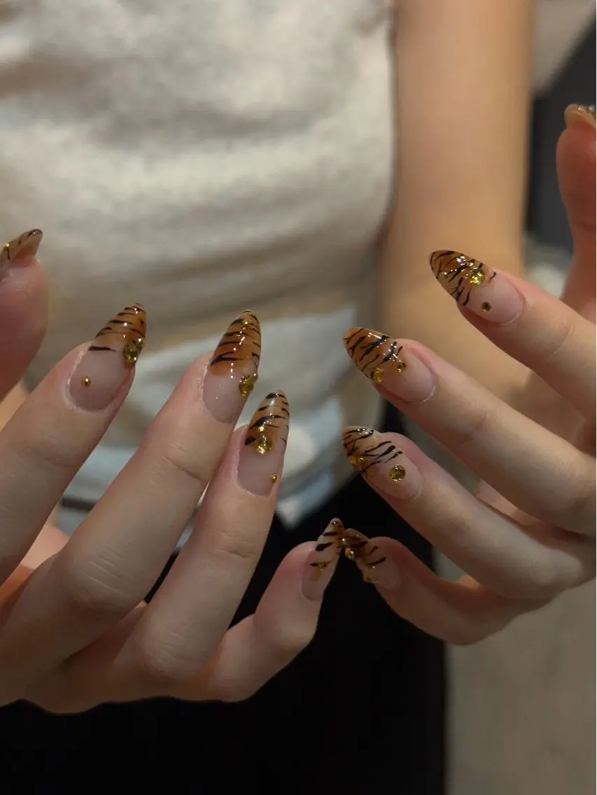 ネイル フレンチネイル マグネットネイル 持ち込み ニュアンスネイル ワンカラーネイル ハンドネイル LINEA.nail Kozueのネイルデザイン