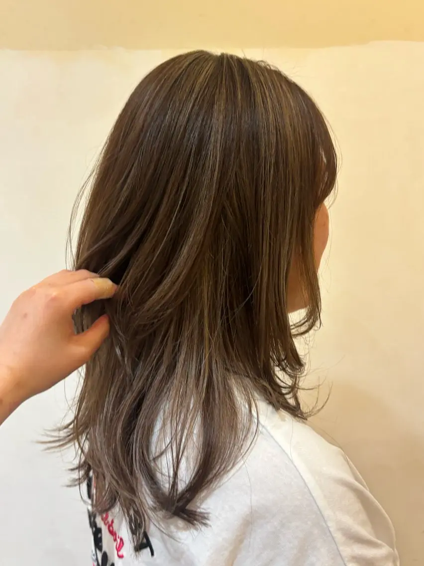 セミロング ハイライト レイヤーカット ショート・ボブ✨南 津麦のヘアスタイル
