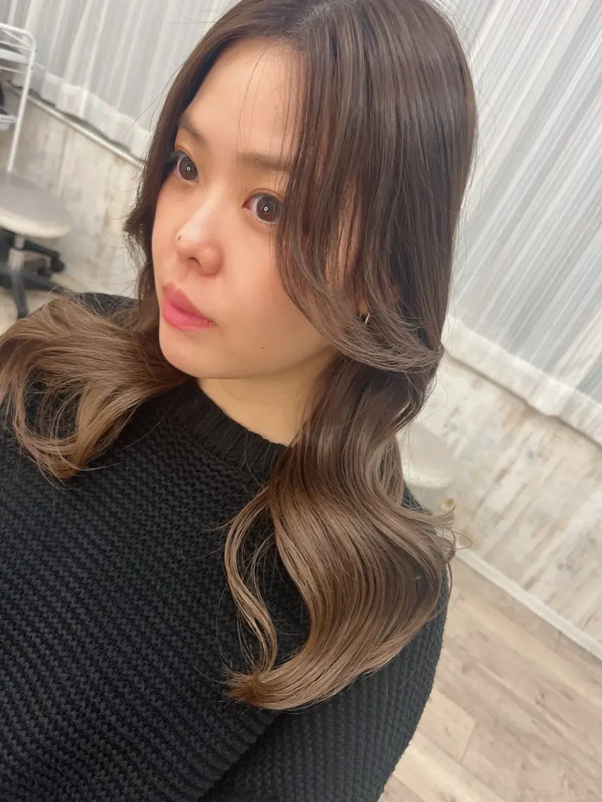 セミロング 韓国風ヘア ヘアカラー 飯星慧斗 /ブリーチ、縮毛矯正のヘアスタイル