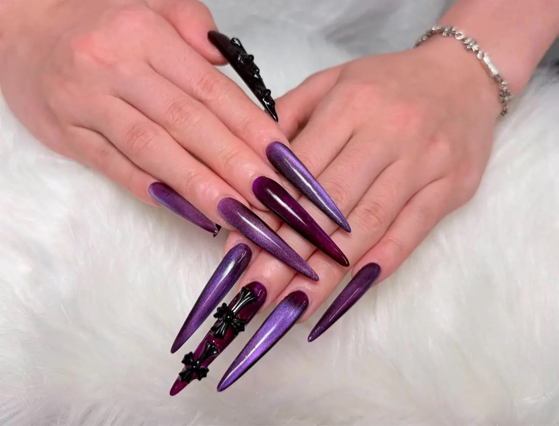 ネイル アートネイル ボルドー フレンチネイル ジェルネイル 氷ネイル・うるうるネイル ハンドネイル Julie Nailのネイルデザイン