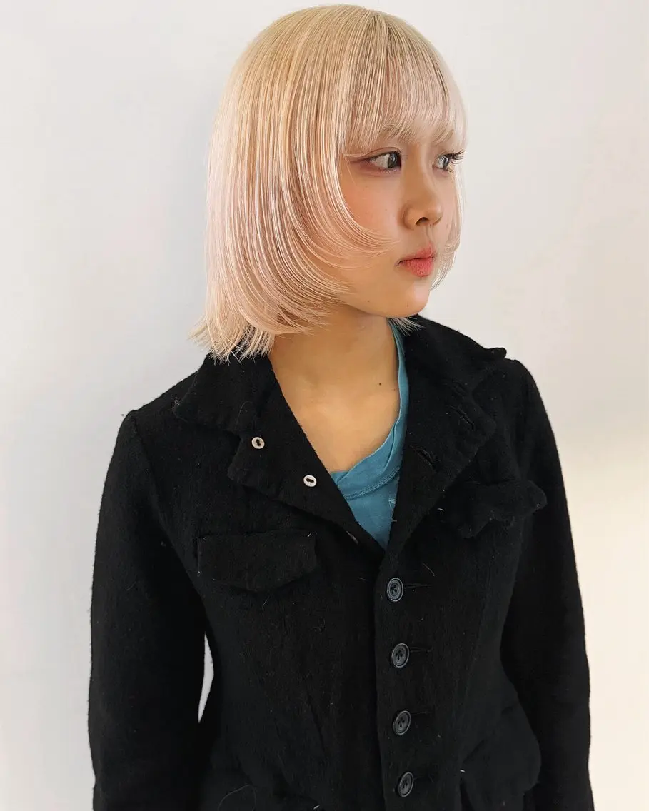 ショート カラー ブリーチ ウルフカット カット ヘアカラー トリートメント RAIMA ケアハイトーンのヘアスタイル