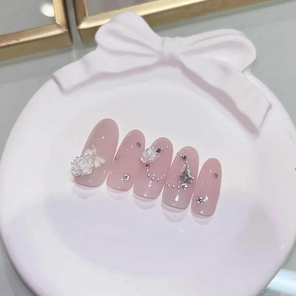 ネイル アートネイル ガーリー 韓国ネイル 持ち込み ワンホンネイル KOKONA 🎀のネイルデザイン