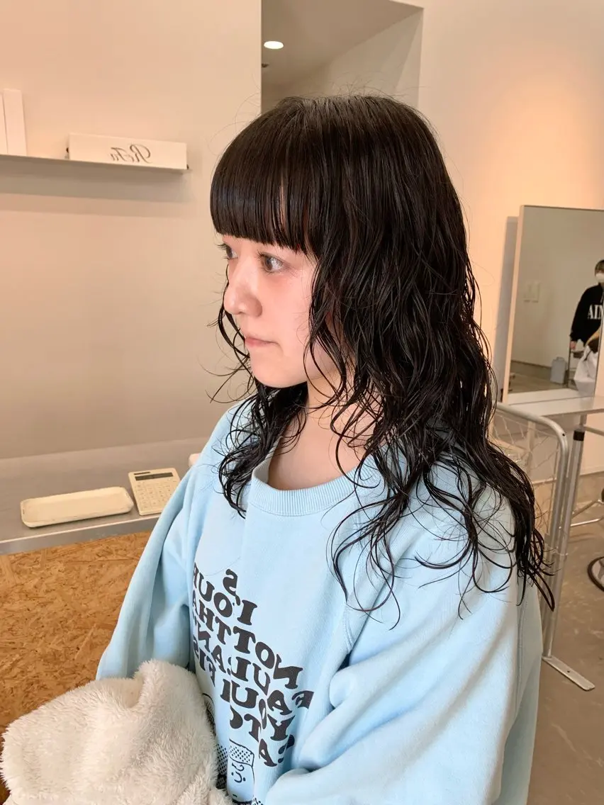 ロング パーマ レイヤーカット ロング カット パーマ トリートメント 舘谷 愛莉のヘアスタイル