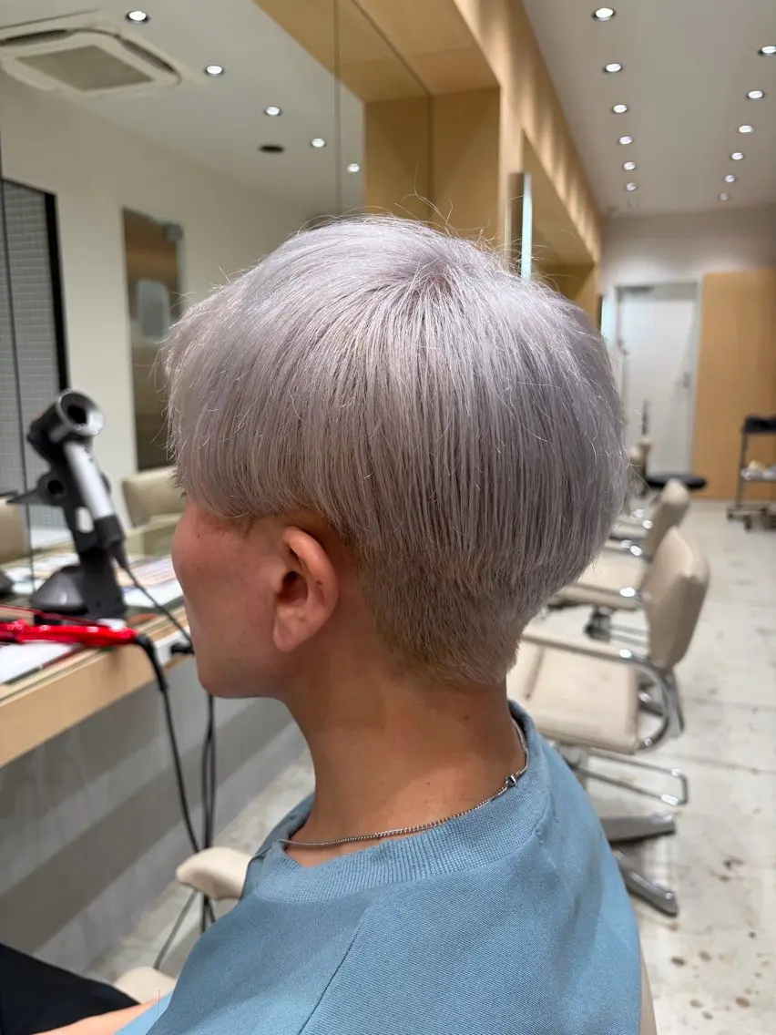 カラー メンズ シルバー ホワイトシルバー カット ヘアカラー トリートメント ホワイトカラー☁️/ Yuya/ハイトーンのヘアスタイル