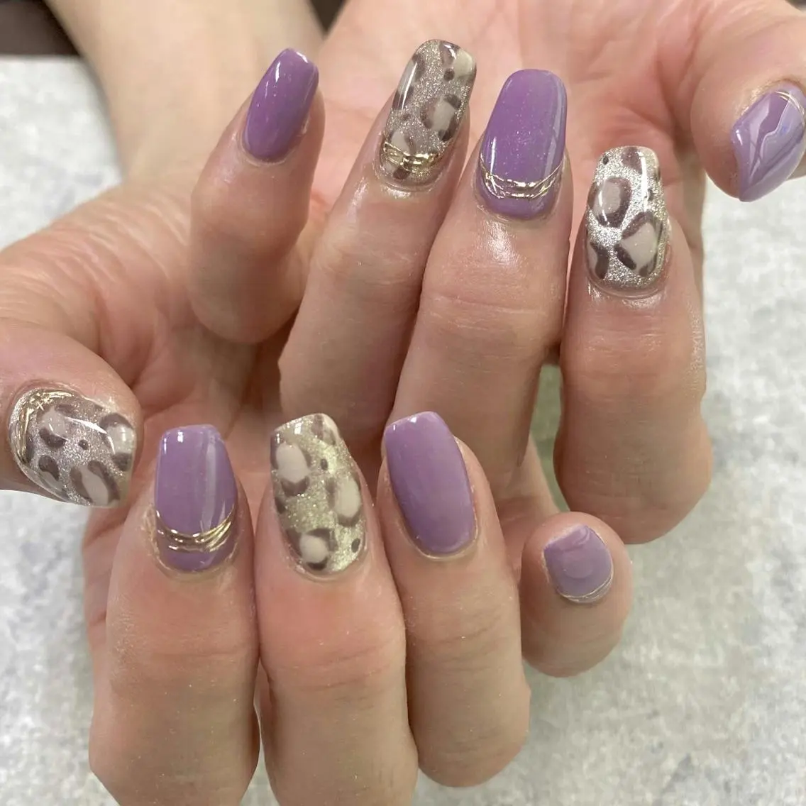 ネイル アニマル柄 フットネイル フレンチネイル グラデーション キラキラネイル FASTNAIL PLUS 新宿店のネイルデザイン