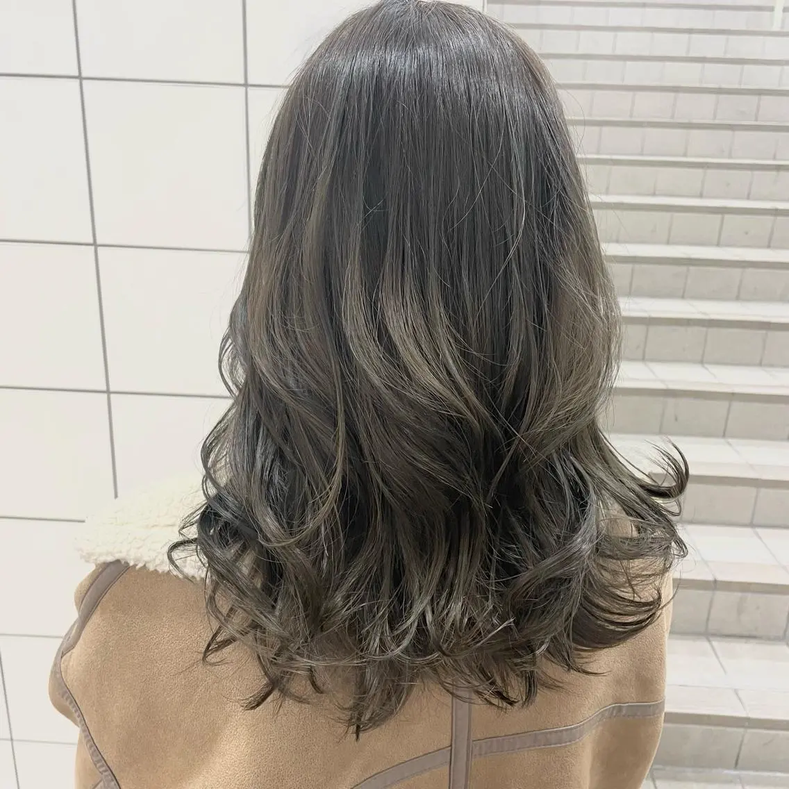 セミロング カラー ベージュカラー 透明感カラー ブリーチなしWカラー ヘアセット菜希のヘアスタイル