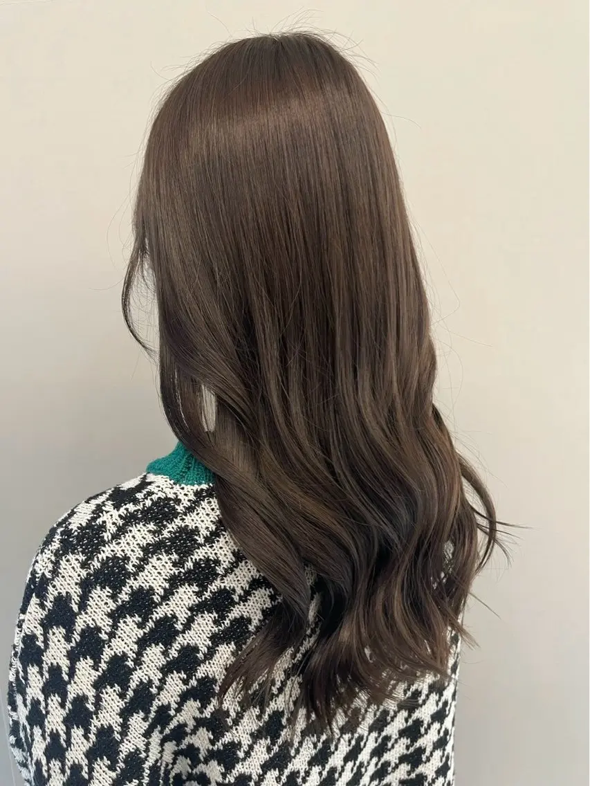 ロング カラー ベージュカラー オリーブベージュ ヘアカラー 中山 達斗のヘアスタイル