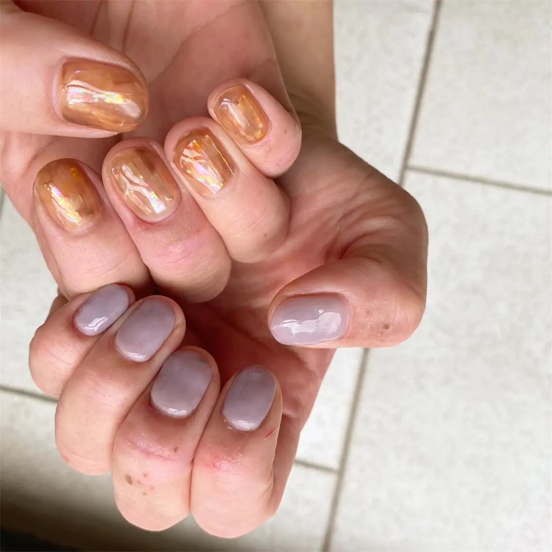 ロング ネイル パープルカラー べっ甲ネイル キラキラネイル パープル ハンドネイル 栗林 実莉のネイルデザイン