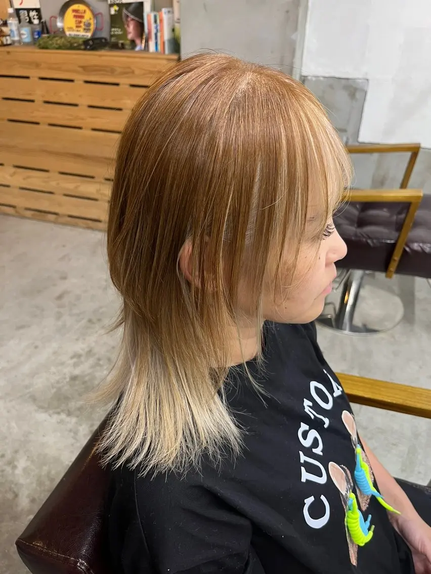 カラー 秋山 美奈のヘアスタイル