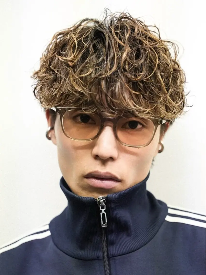 パーマ ヘアアレンジ メンズ メンズパーマ スパイラルパーマ カット パーマ (メンズ特化)AKI /古本晃大のヘアスタイル