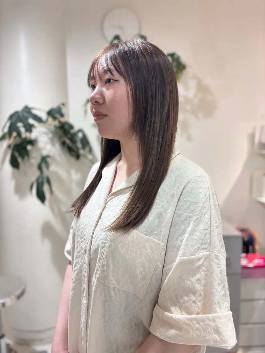ロング カラー 林 彩音のヘアスタイル