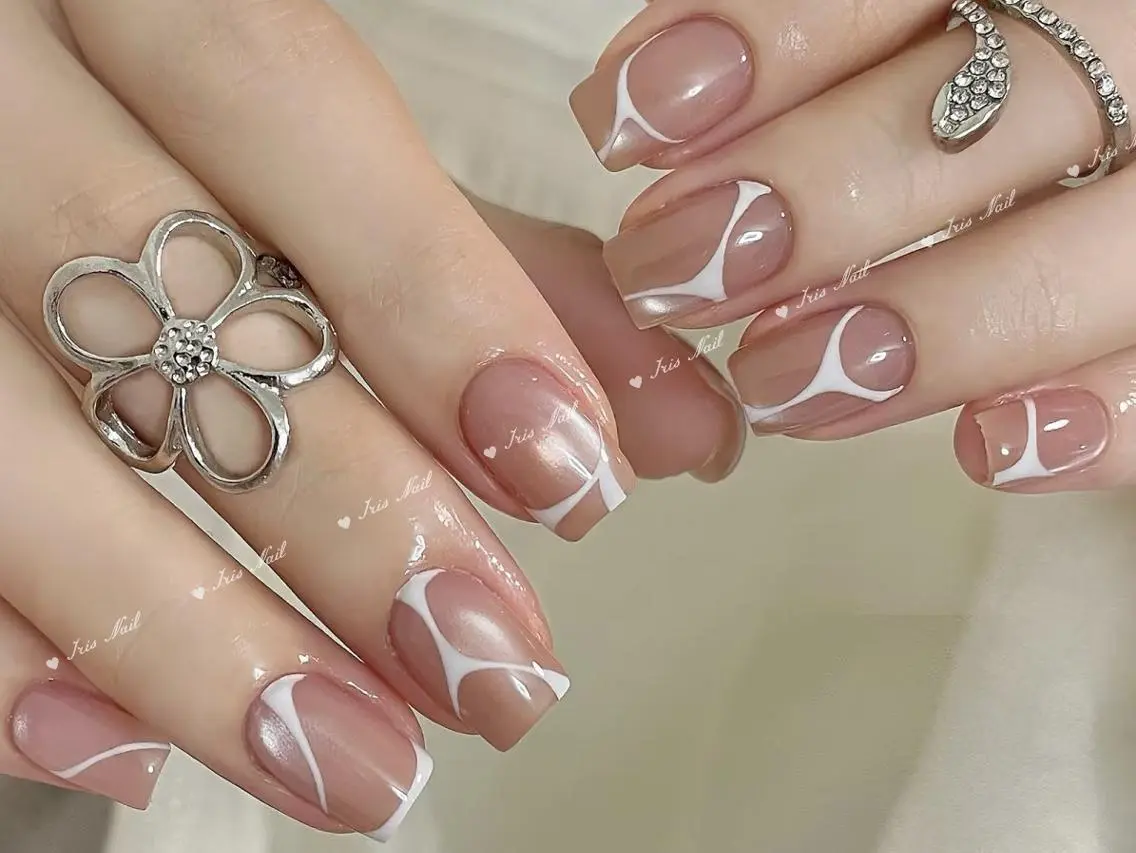 ネイル ハンドネイル ハンドケア 🍒IRIS Nail🌸のネイルデザイン