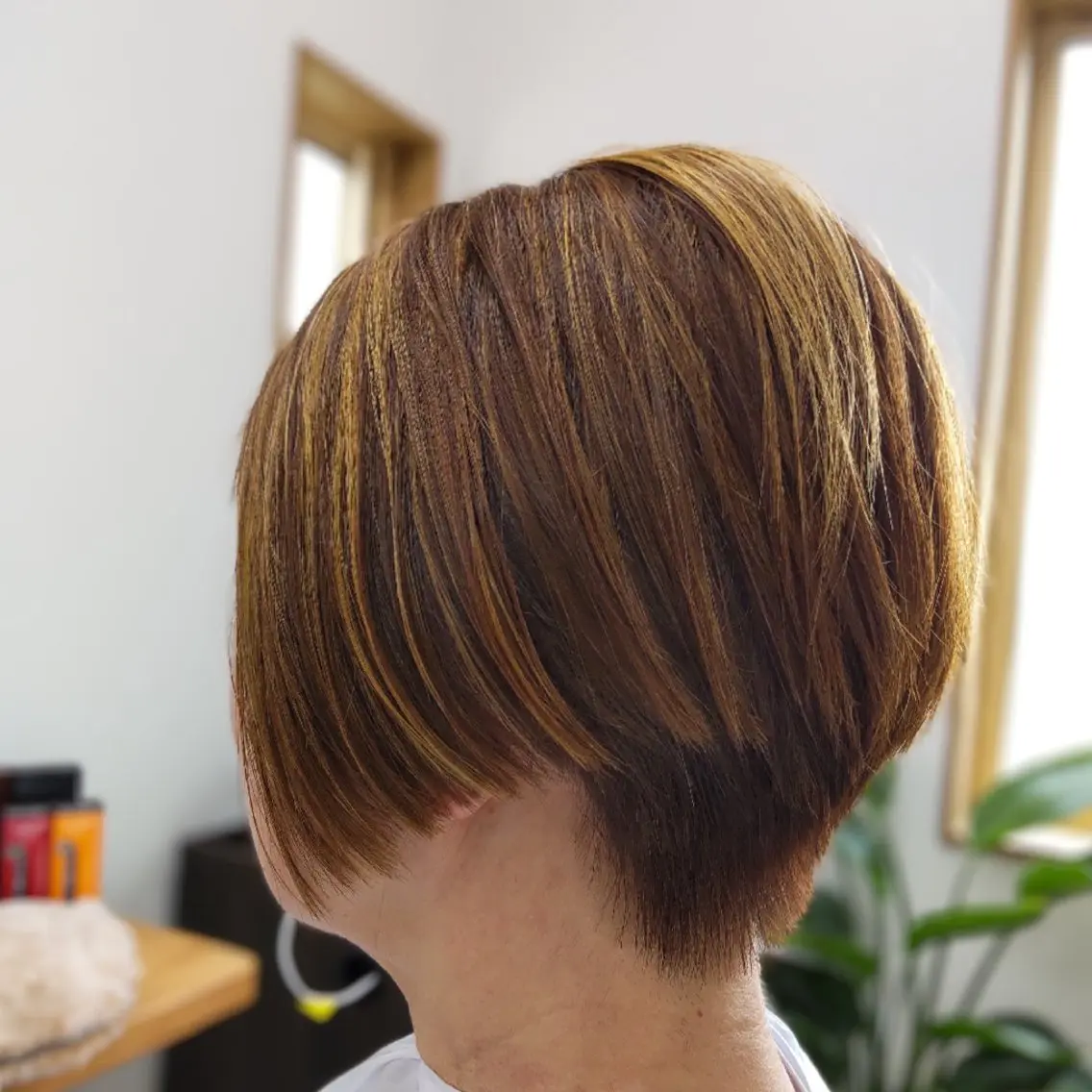 ショート カラー ハイライトカラー ハイライト Threege スリージェのヘアスタイル