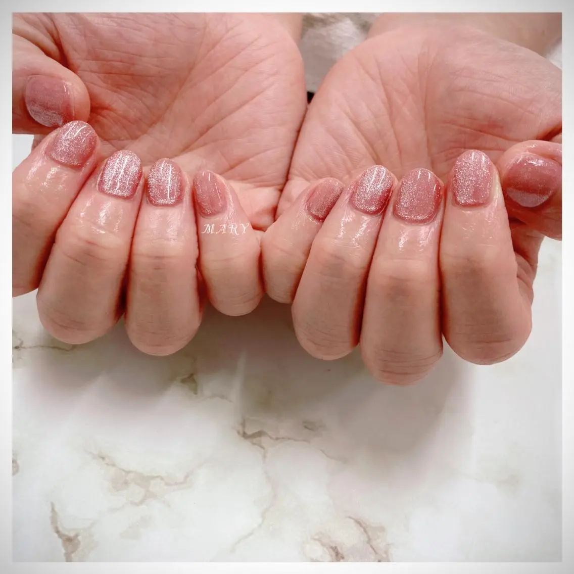 ネイル キラキラネイル マグネットネイル ニュアンスネイル ワンカラーネイル ピンク ハンドネイル Mary nail .narumiのネイルデザイン
