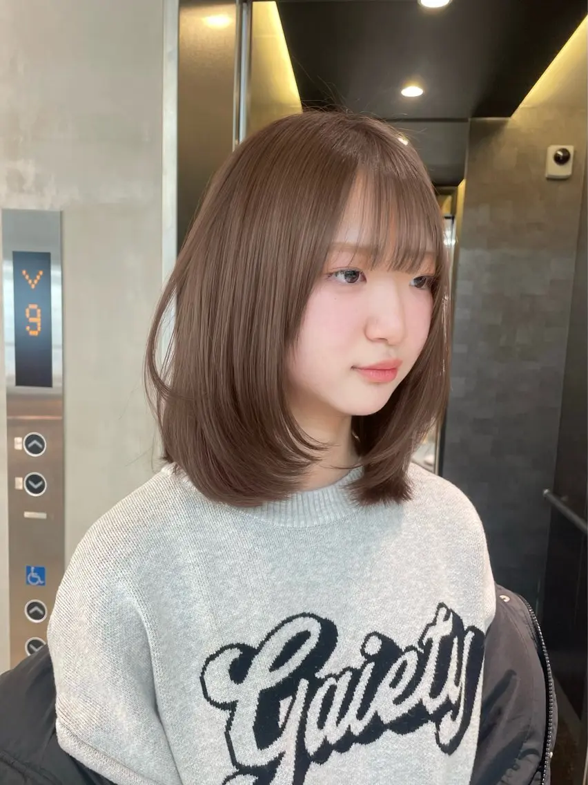 ミディアムレイヤーカット【3cm以上切らせていただける方】➕髪質改善トリートメント🫧✨の写真