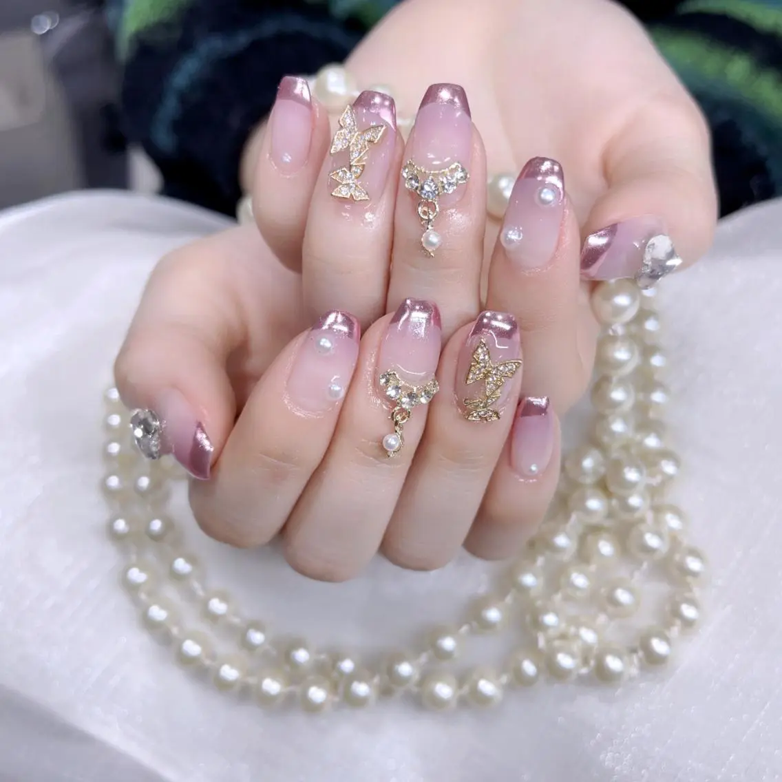 ネイル ハンドネイル Queens ciciのネイルデザイン
