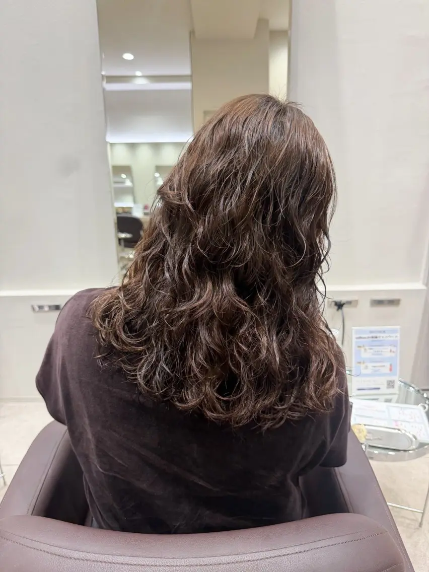 ロング パーマ ワタナベ ヒヨリのヘアスタイル