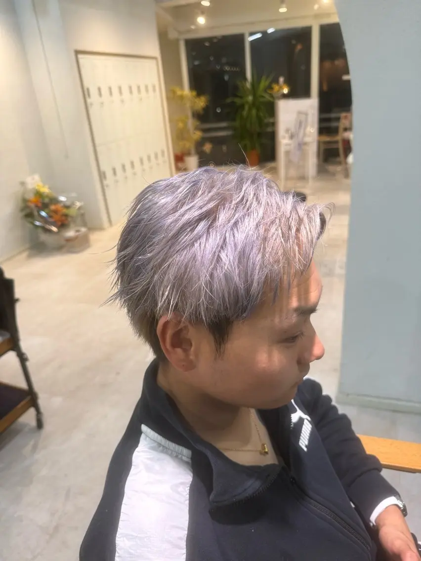カラー メンズ メンズブリーチ ブリーチ シルバー ホワイトシルバー ヘアカラー 永尾 幸太郎のヘアスタイル