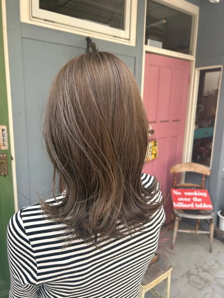 ミディアム ハイライト 木下 梓のヘアスタイル