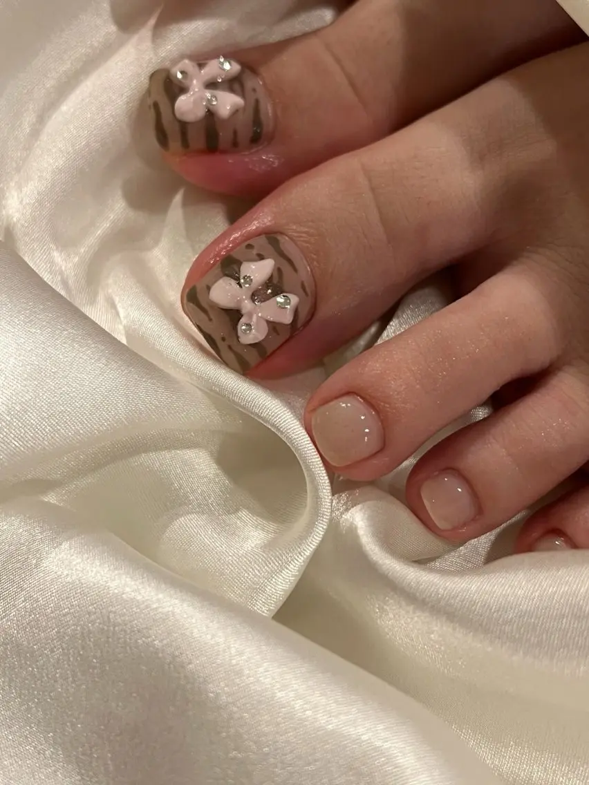 ネイル フットネイル フレンチネイル ジェルネイル マグネットネイル 持ち込み フットネイル Ribbonnail salonのネイルデザイン