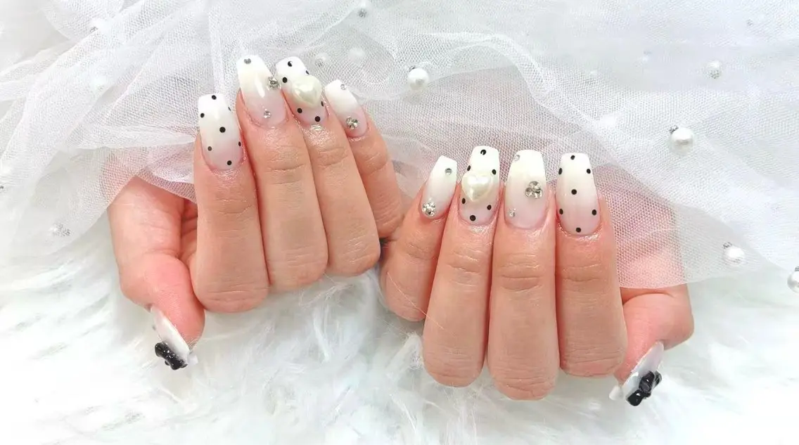 ネイル アニマル柄 チークネイル 成人式 フラッシュネイル フットネイル 持ち重視 B•U Nail大宮のネイルデザイン