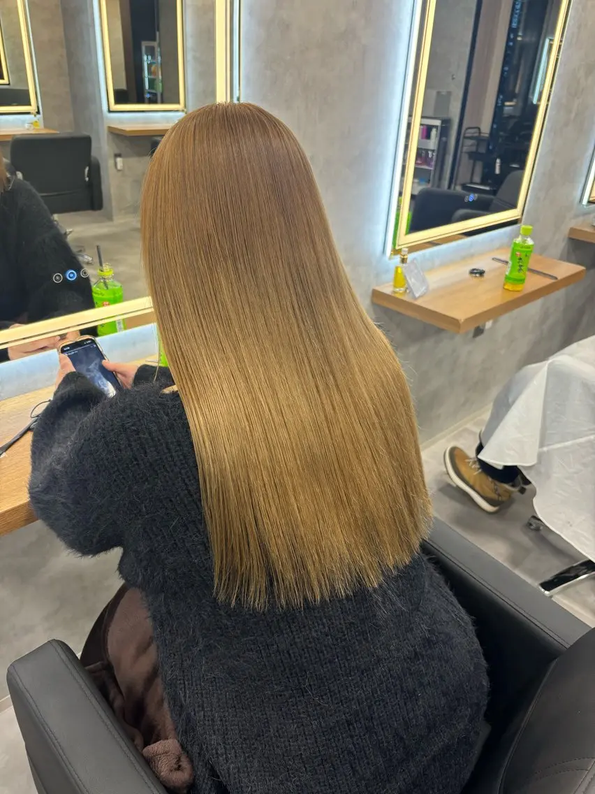 ロング カラー パーマ ヘアアレンジ トリートメント ヘッドスパ ヘアセット 透明感ブリーチカラー 🌈TOMOHIROのヘアスタイル