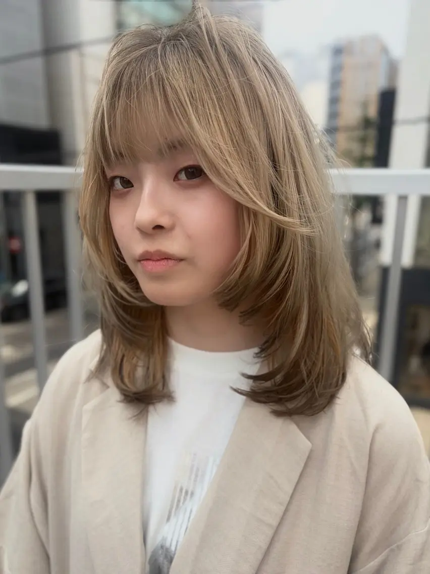 ミディアム ミディアムレイヤー レイヤーカット カット ヘアカラー cana 札幌レイヤースタイルのヘアスタイル