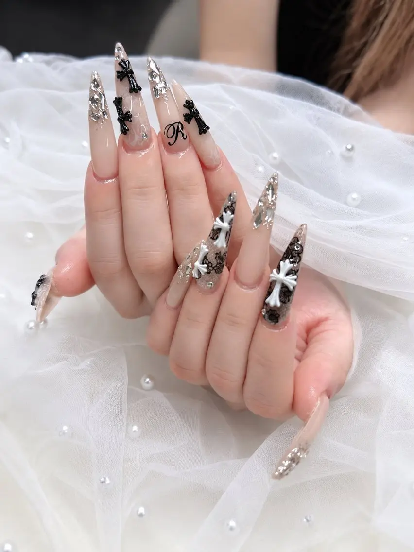 ネイル アートネイル ボルドー フレンチネイル ジェルネイル 氷ネイル・うるうるネイル ハンドネイル Julie Nail Rinのネイルデザイン