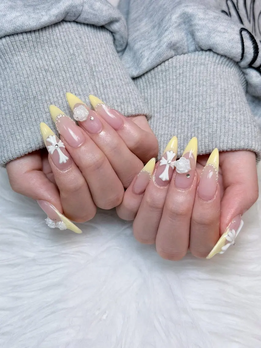 ネイル チークネイル ドット フレンチネイル グラデーション ハート ハンドネイル Julli NailStudioのネイルデザイン