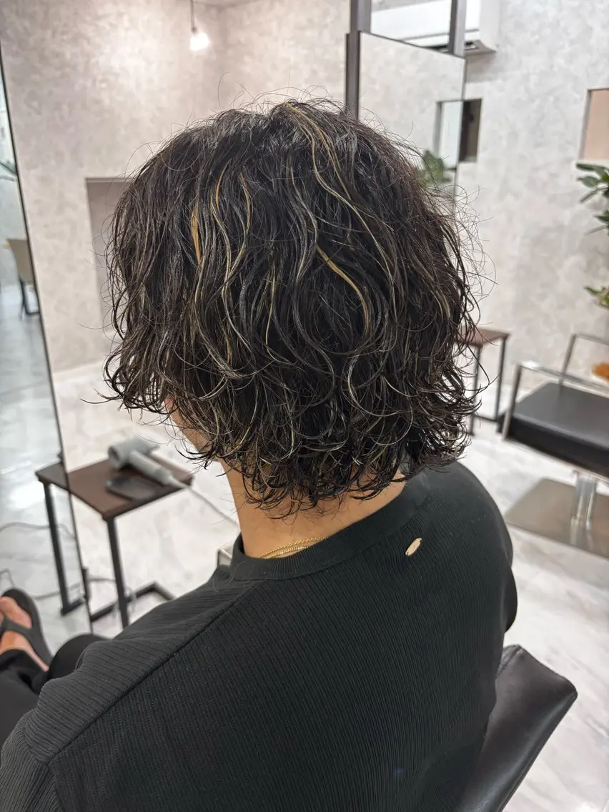 ミディアム パーマ メンズ ミディアムパーマ メンズパーマ 波巻きパーマ Men's Rico Chihayaのヘアスタイル
