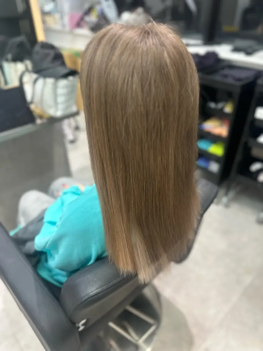 カラー ベージュカラー ヘアカラー 濵﨑 颯七のヘアスタイル