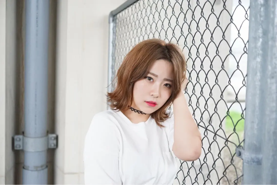 ミディアム カラー 外ハネヘア 加藤 あやみのヘアスタイル
