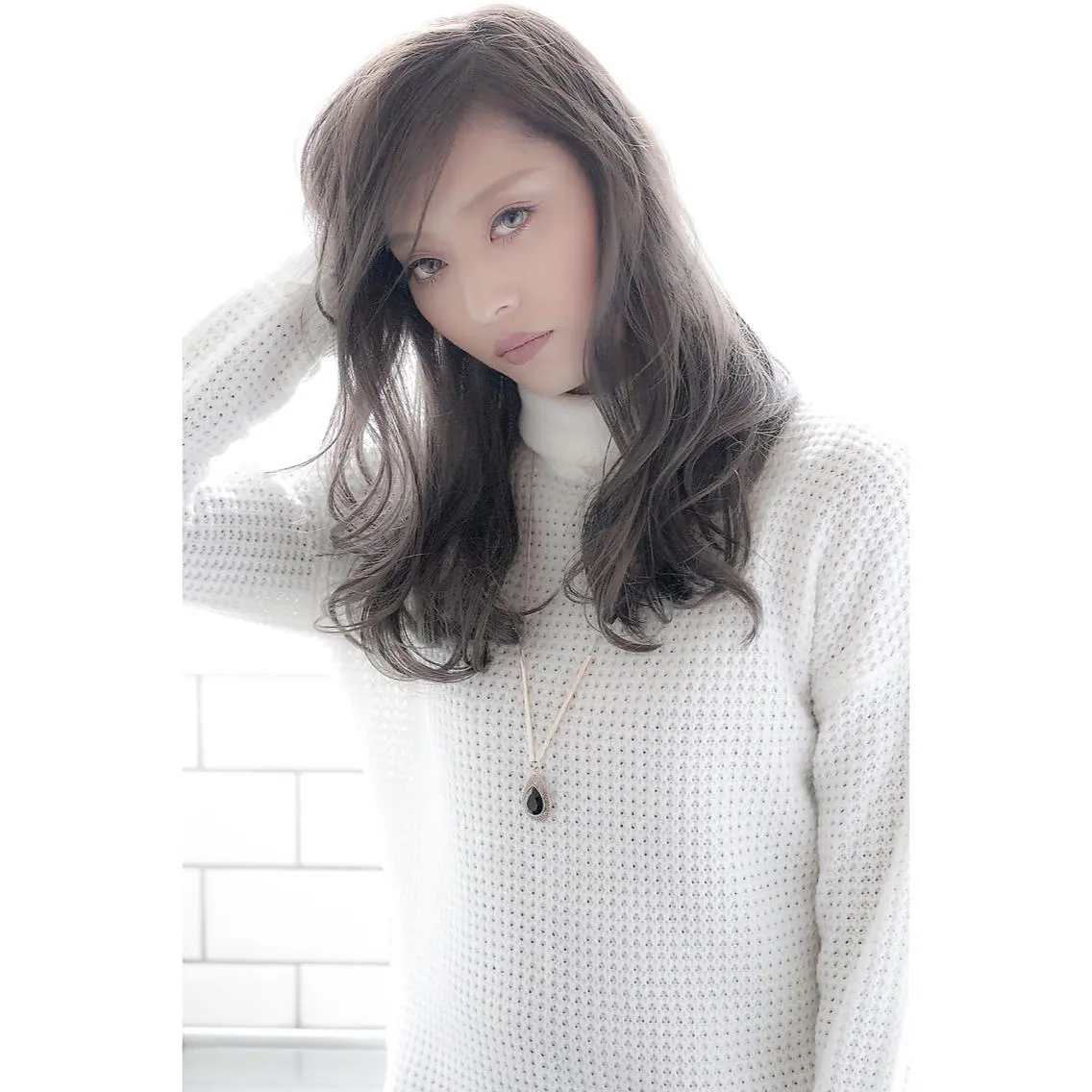 ミディアム EIGHT plum TOKIOリミテッドのヘアスタイル