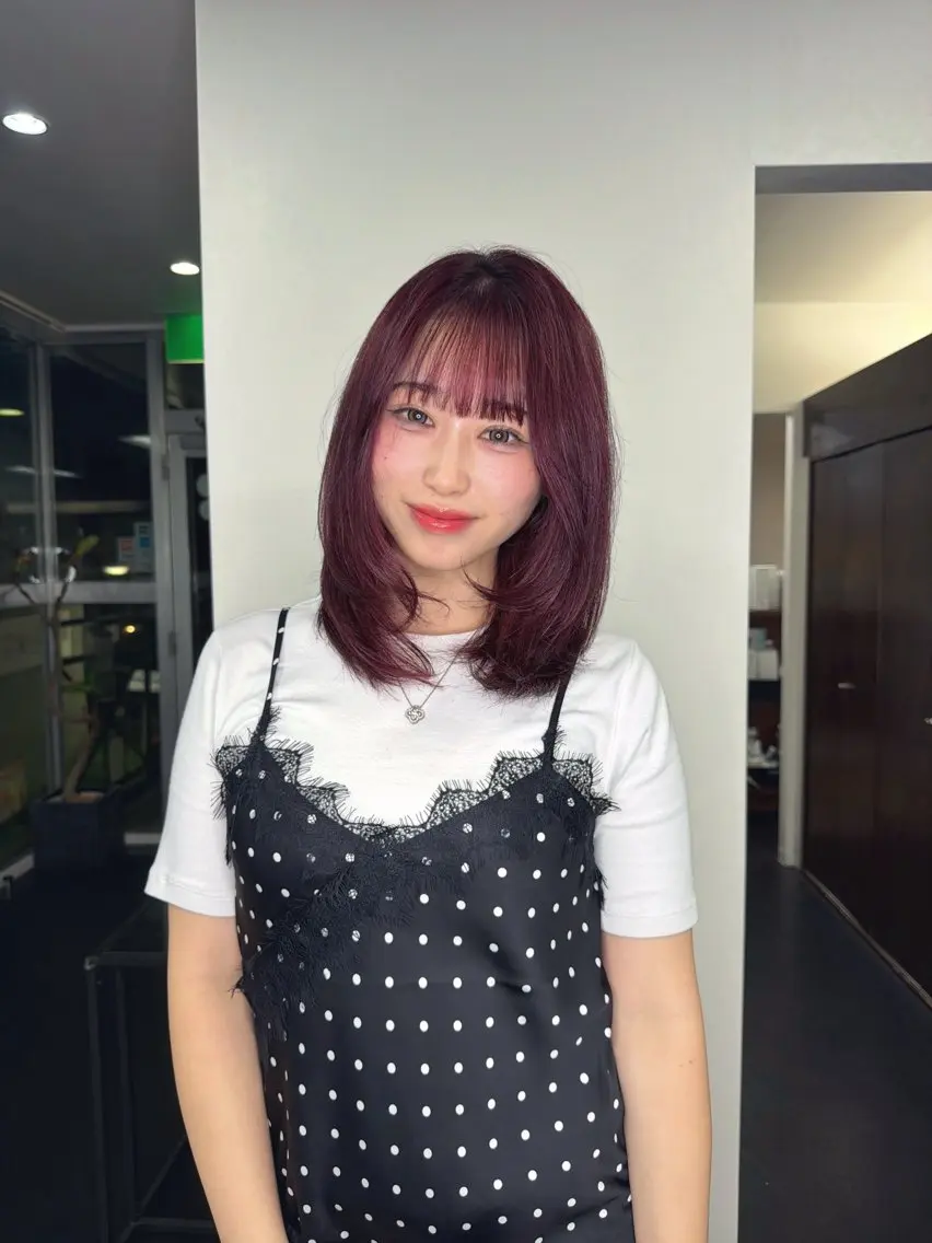 セミロング ヘアカラー OTOHA OLUOLUのヘアスタイル