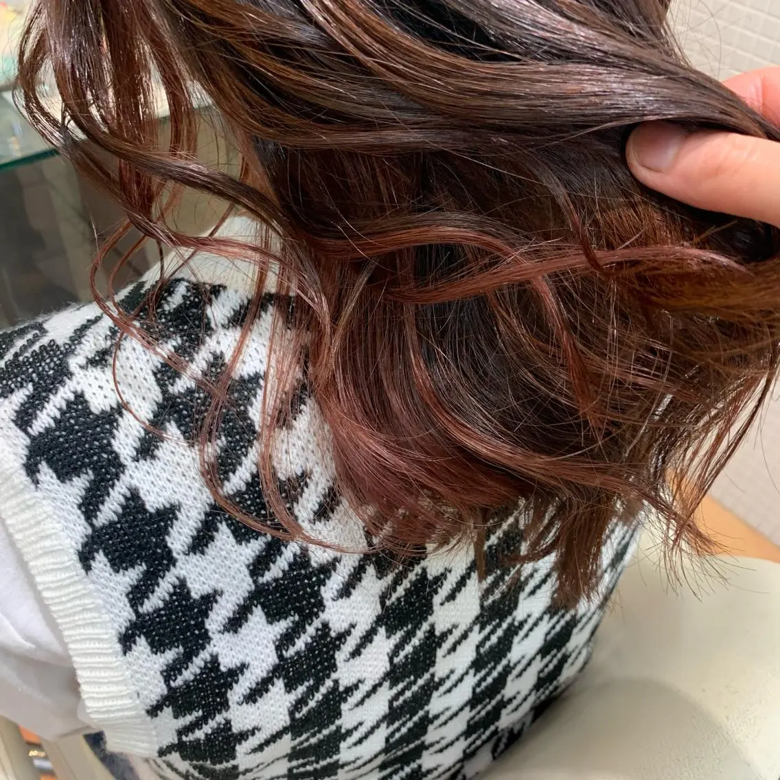 ミディアム ピンクブラウン はしもと ゆうりのヘアスタイル
