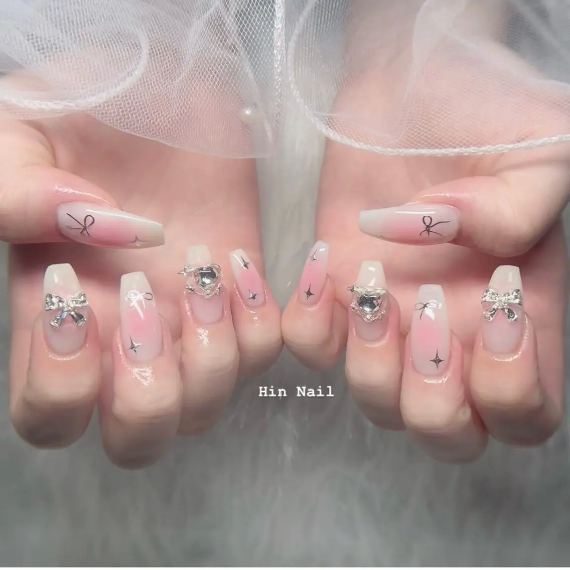 ネイル チークネイル ドット フットネイル フレンチネイル 韓国ネイル ハンドネイル HIN NAILのネイルデザイン