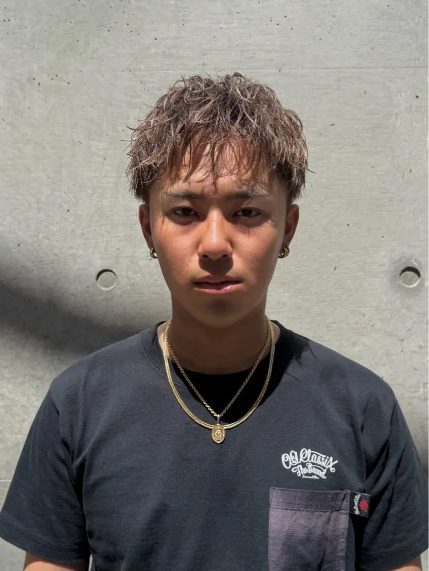 ショート カラー メンズ メンズブリーチ メンズハイライト メンズハイトーン ベージュカラー ブリーチ カット ヘアカラー メンズハイトーン/ ブリーチ💫カイセイのヘアスタイル
